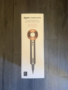 NEW Dyson Supersonique HD08 Séchoir à cheveux Nickel/Copper 5 Pièces jointes