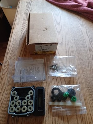 New Genuine GM ABS BRAKE CONTROL Module 19408001 in Box