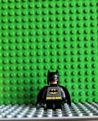 LEGO DC Super Heroes Batman Minifigure (76061) - Short Legs, Tiny Scratch