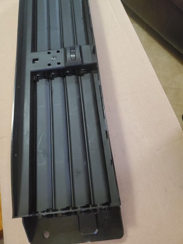 Genuine Mopar Active Shutter Grille 68488785AE - Picture 6 of 8