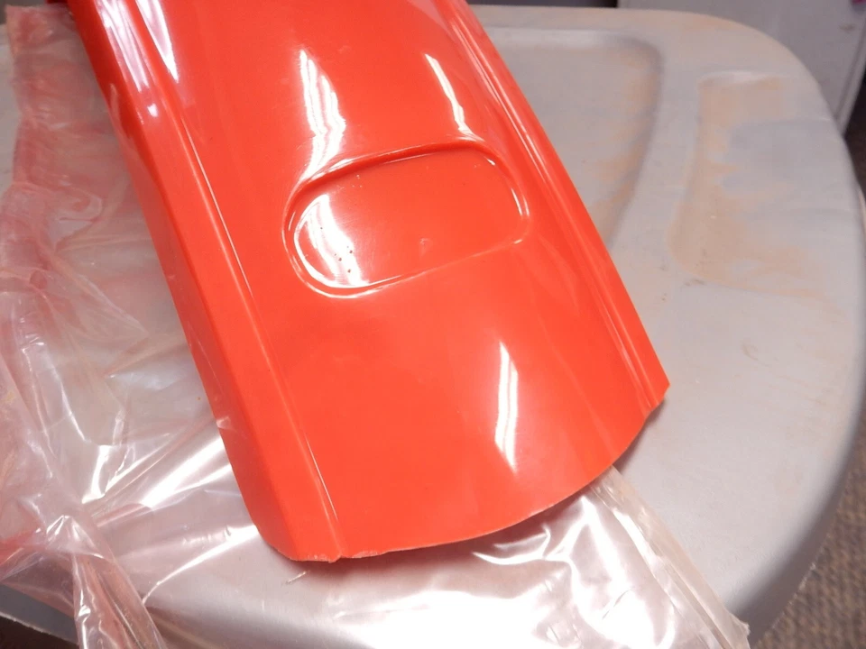 Guardabarros delantero de plástico rojo claro vintage NOS se adapta a: Honda Montesa Yamaha Foto 4 de 4