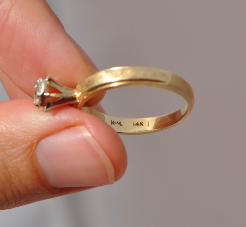 Old Vintage 14k Solid Gold Natural Diamond Ring - Solitaire Halo - Texture Band - Picture 11 of 12