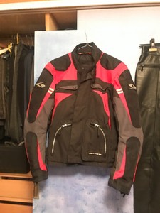 stivali givenchy borchie