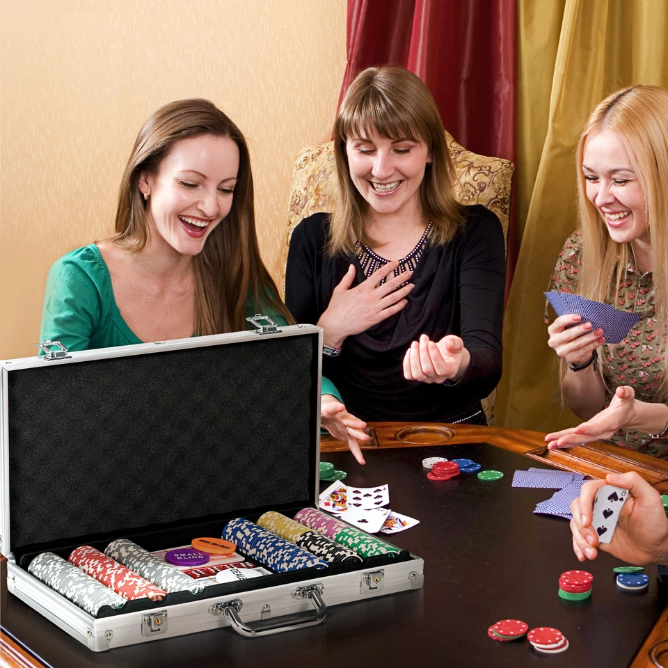 SPORTNOW Set Poker per 8 Giocatori con 500 Fiches, 2 Mazzi di Carte e 5 Dadi - Immagine 3 di 4