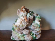 2001 Avon Gift Collection Angel  Fairy Garden Fountain 