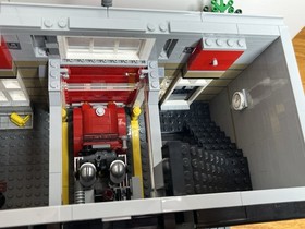 LEGO Fire Brigade 10197 Complete On Mils Plate READ DESCRIPTION