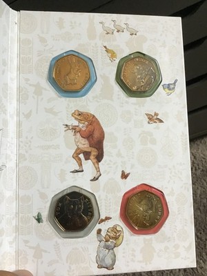 BEATRIX POTTER 2017 4 MÜNZEN 50p VOLLSTÄNDIGER BUNC-SATZ - IM ROYAL MINT ALBUM goldene Töne
