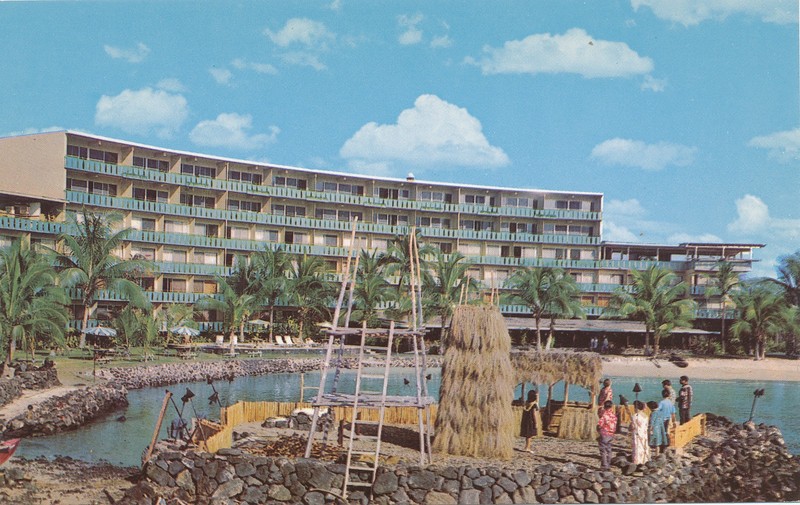 HI - HAWAII - HOTEL KING KAMEHAMEHA - postcard