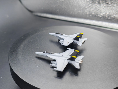 1/500 Scale EA-18G Growler 2-Pack US Military Attack Aircraft Model Collection