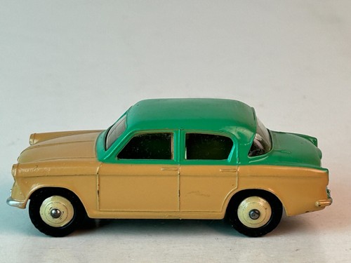Dinky No. 175 Hillman Minx Sedan with Original Box - Picture 11 of 21