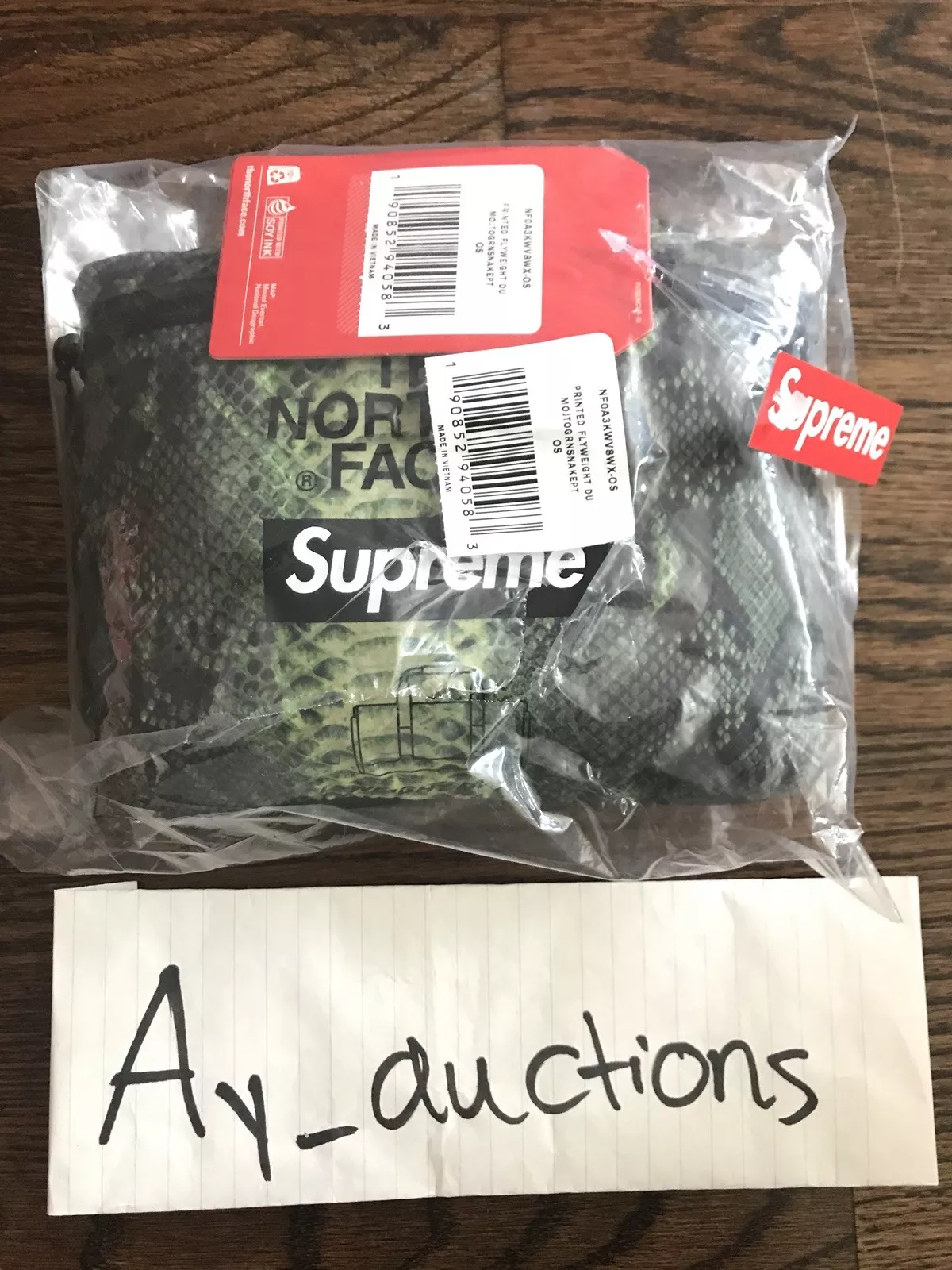Sac de sport poids mouche en peau de serpent Supreme The North Face vert authentique *EN MAIN*