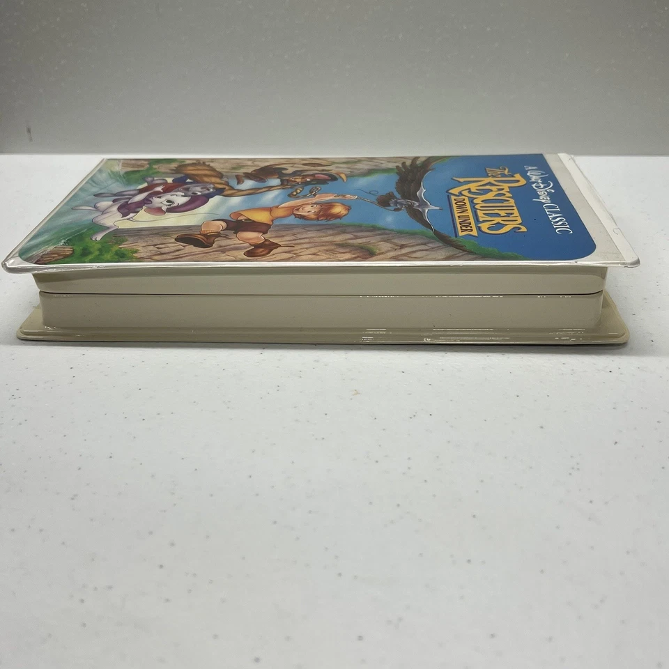 Walt Disney The Rescuers Down Under #1142 VHS Black Diamond Classic Series - Image 4 of 4
