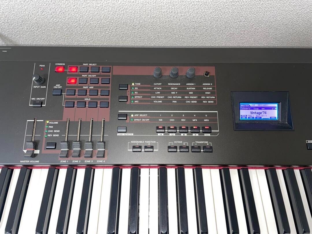 YAMAHA MOTIF S70 XS 76-Key Synthesizer with Power Cord Stand YAMAHA MOTIF S70 XS 76-Key Synthesizer with Power Cord Stand