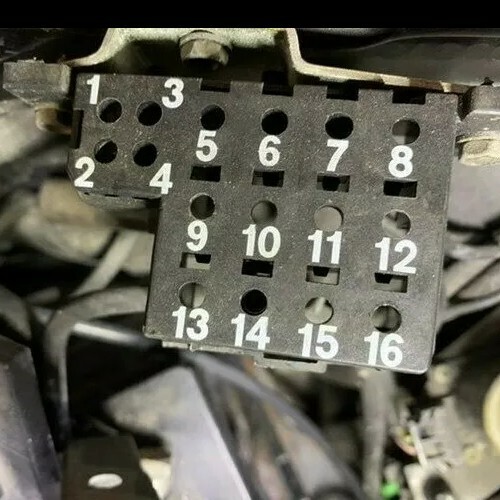 Mercedes OBD1 Diagnostic code reader for cars with the 8 or 16 Port Socket - Picture 11 of 13