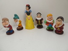 WALT DISNEY SNOW WHITE AND 5 DWARFS VINTAGE RUBBER SQUEEZE TOY  DOLLS