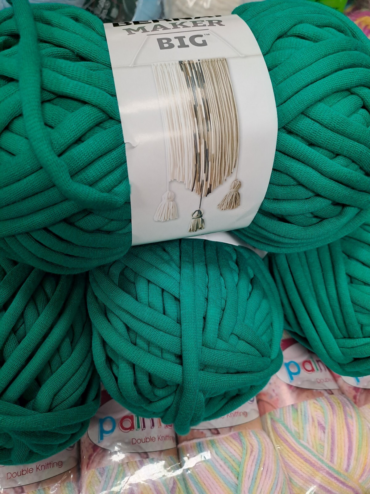 New Bernat Maker Big Yarn 4 x 250g chunky tubular yarn 1000g total eBay