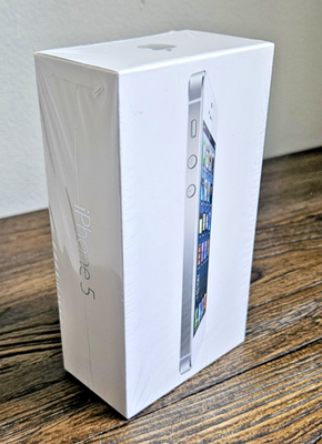 NIB* *RARE iOS 6* Apple iPhone 5 - 32GB - White & Silver (Unlocked