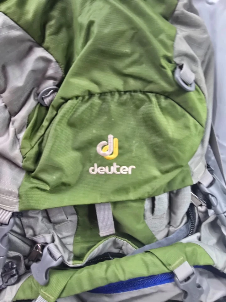 Mochila Deuter Aircontact 70+10 SL Verde Foto 2 de 4