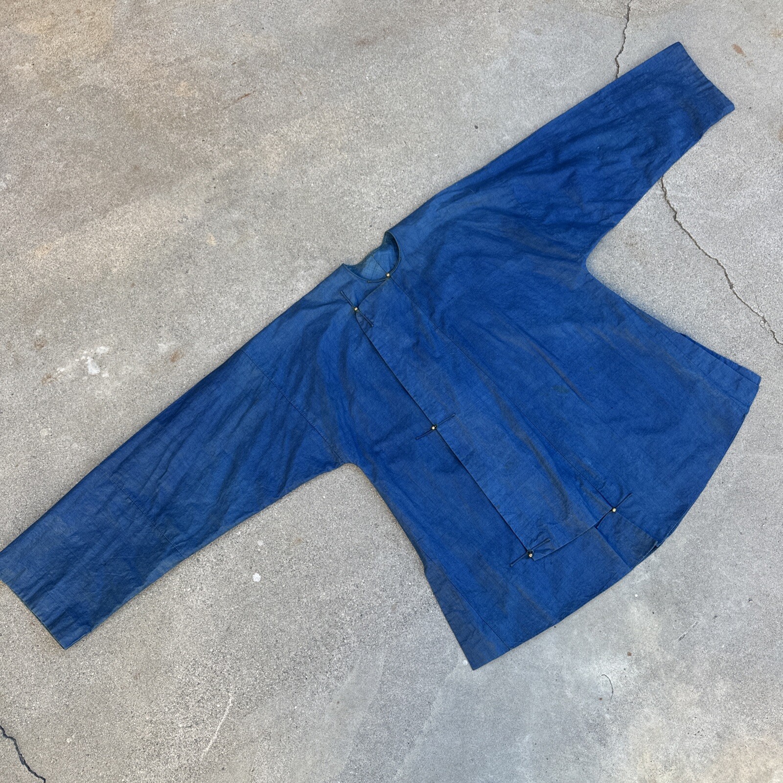 Antique Chinese Qing Dynasty Blue Indigo Robe Rare Gold Metal Buttons Vintage