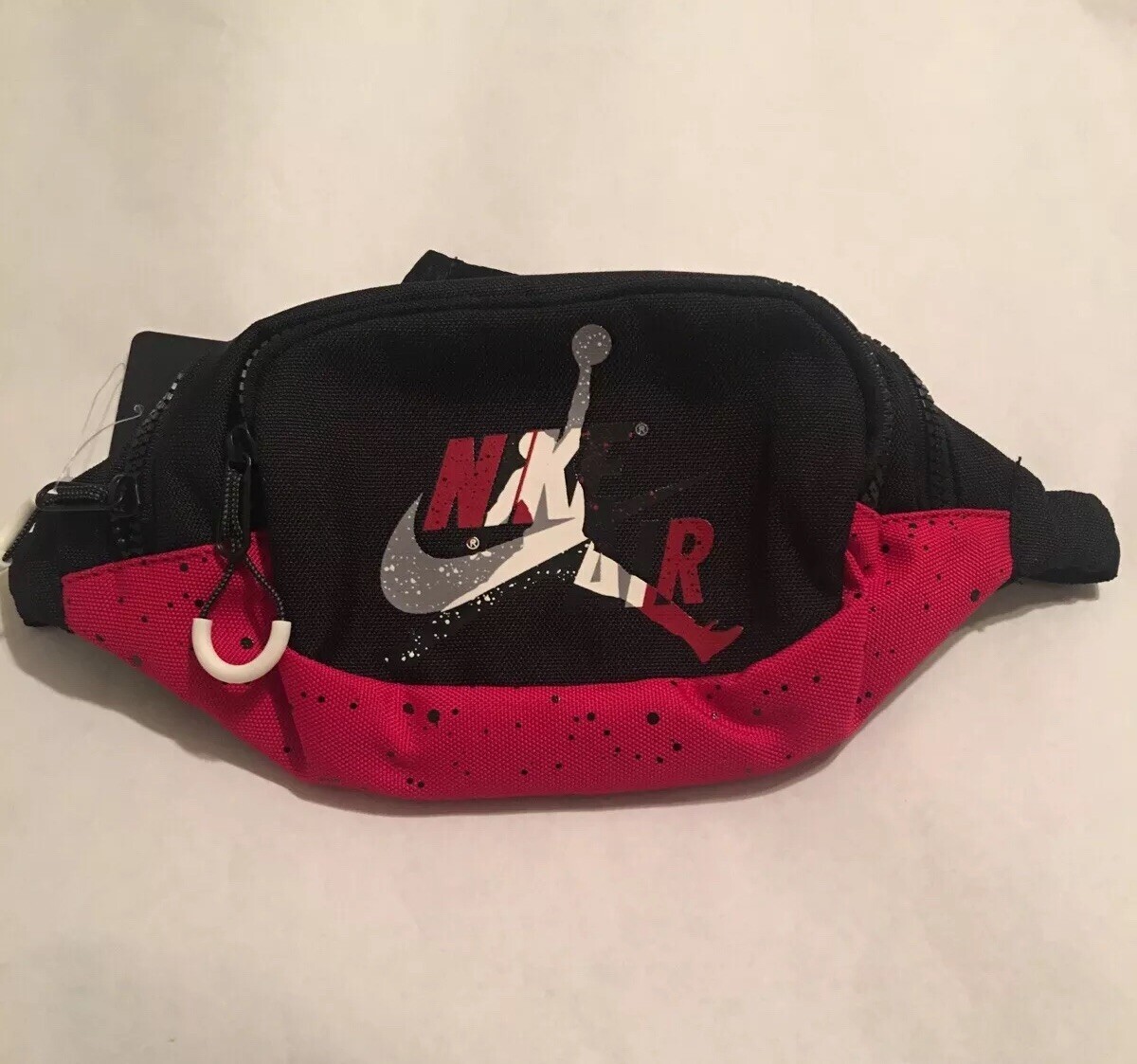 red nike pouch