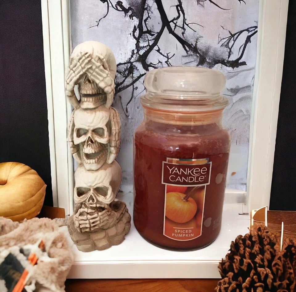 Figura escultura estatua calavera The Hear-no, See-no, Speak-no Evil + Yankee Candle Foto 3 de 4