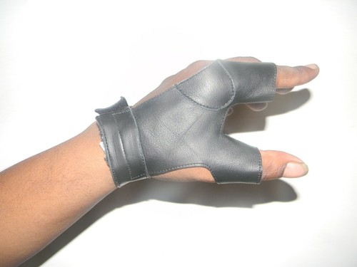 Bow Archery Shooting Protector 100% real Leather Y Gloves 2 Fingers Tab Guard - Picture 6 of 6