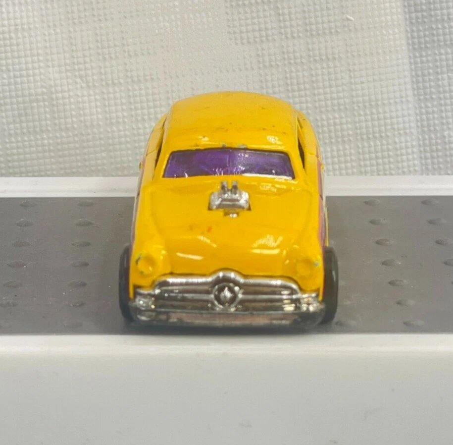 Hot Wheels HW City Works Shoe Box Yellow Die Cast - Image 2 of 4