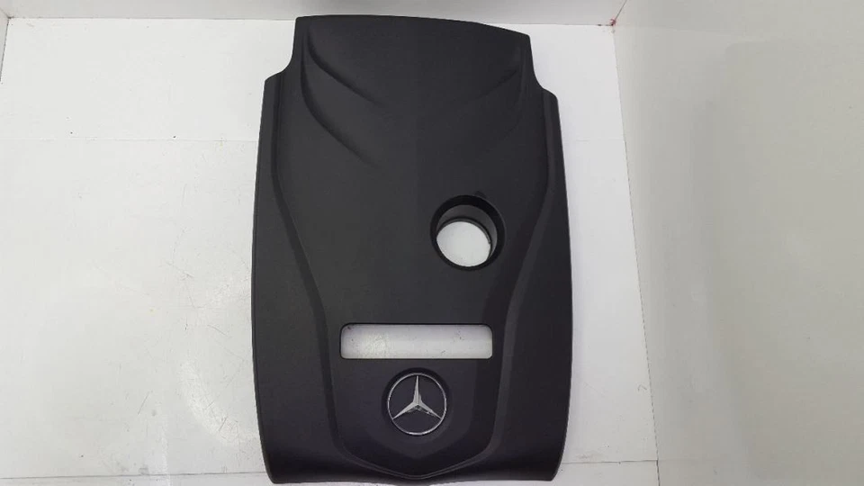 Cubierta de motor de plástico cosmético Mercedes Benz C300 2015 Foto 3 de 4
