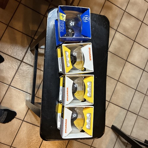 4 Pack 3 Sylvania, 1 GE 40W Indoor G25 Light Bulbs Clear Brand New OriginalBox’s - Picture 2 of 3