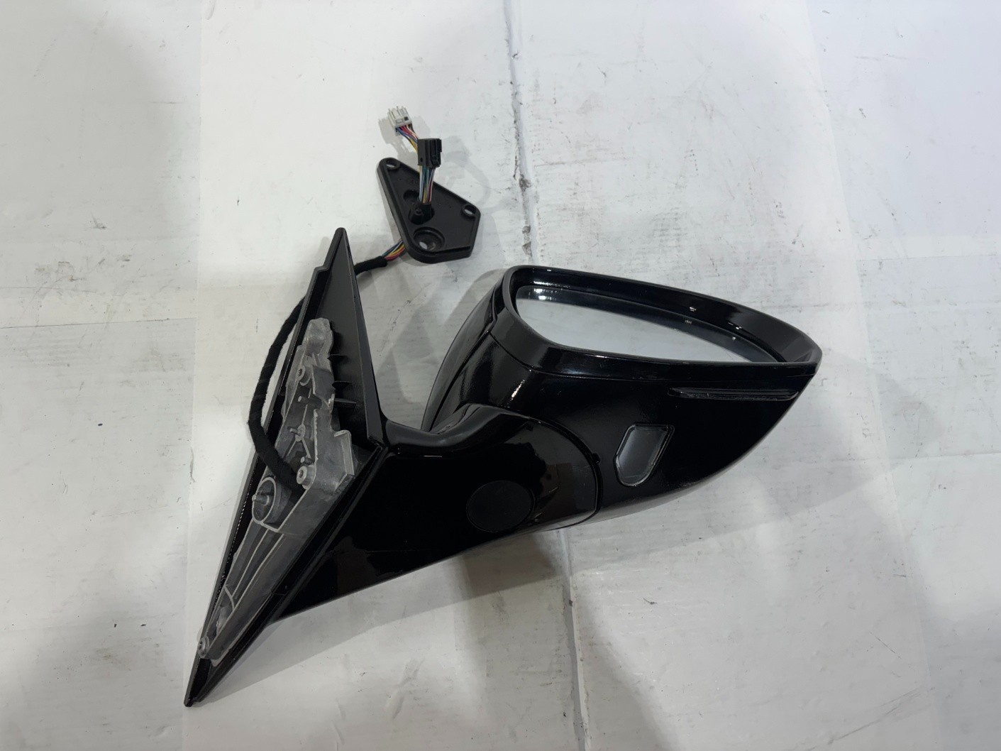 Aston Martin DB11 2017-2024 Right Side mirror P/N HY5317682AD