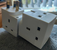 X 2  3 Way Mains Adaptor Triple Plug Socket Splitte  PIFCO  13A UK Slim Compact