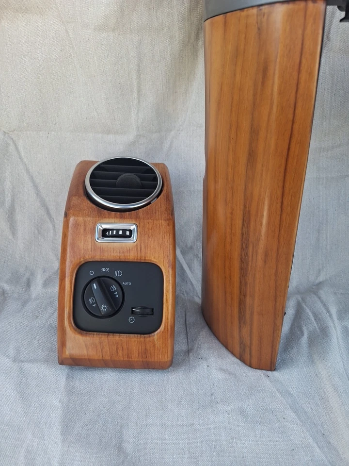 2005/2009 Land Rover LR3 OEM CENTER CONSOLE Dash Wood Trim RADIO BEZEL W/VENTS - Image 3 of 4