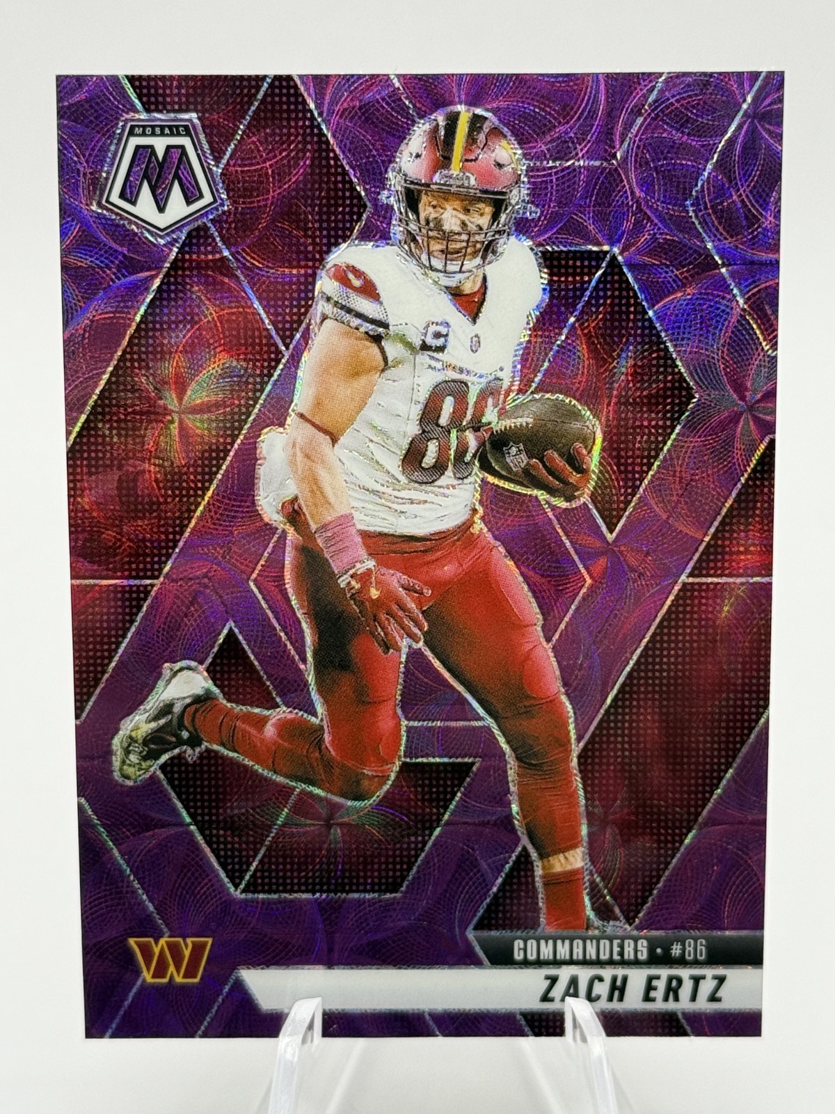 2025 Panini Mosaic - Zach Ertz #135 Purple Scope Prizm