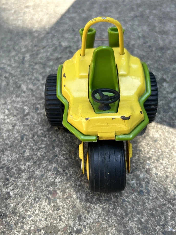 Triciclo de colección Tonka de 3 ruedas ATV verde amarillo acero prensado Foto 3 de 4