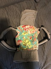 Tula baby carrier - Free to Grow, great condition