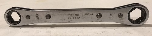 VINTAGE Snap On Tools 5/8-11/16"Box Ratcheting Wrench 6Point, R2022S Standard - Picture 3 of 5