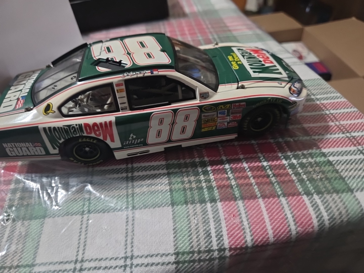 Miniature Dale Jr #88 National Guard 2008 Impala SS - Échelle 1:24 Elite