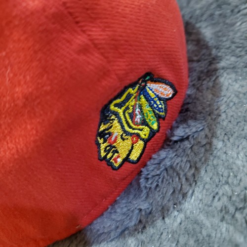 Chicago Blackhawks Fitted Cap Mens S/M Red Reebok NHL Fitmax70 Hockey Qwik Ship - Picture 6 of 10