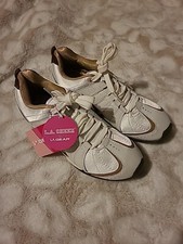L.A. Gear  7 Women's Poise White Leather Fabric Laceup Athletic Sneakers