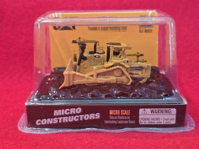 CAT CATERPILLAR D8T TRACTOR YELLOW ''MICRO'' MODEL BY DIECAST MASTERS.  85978DB (B