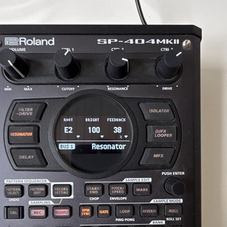 Roland SP 404MKII Sampler & Sequencer w/ Effects 17 Pads Black