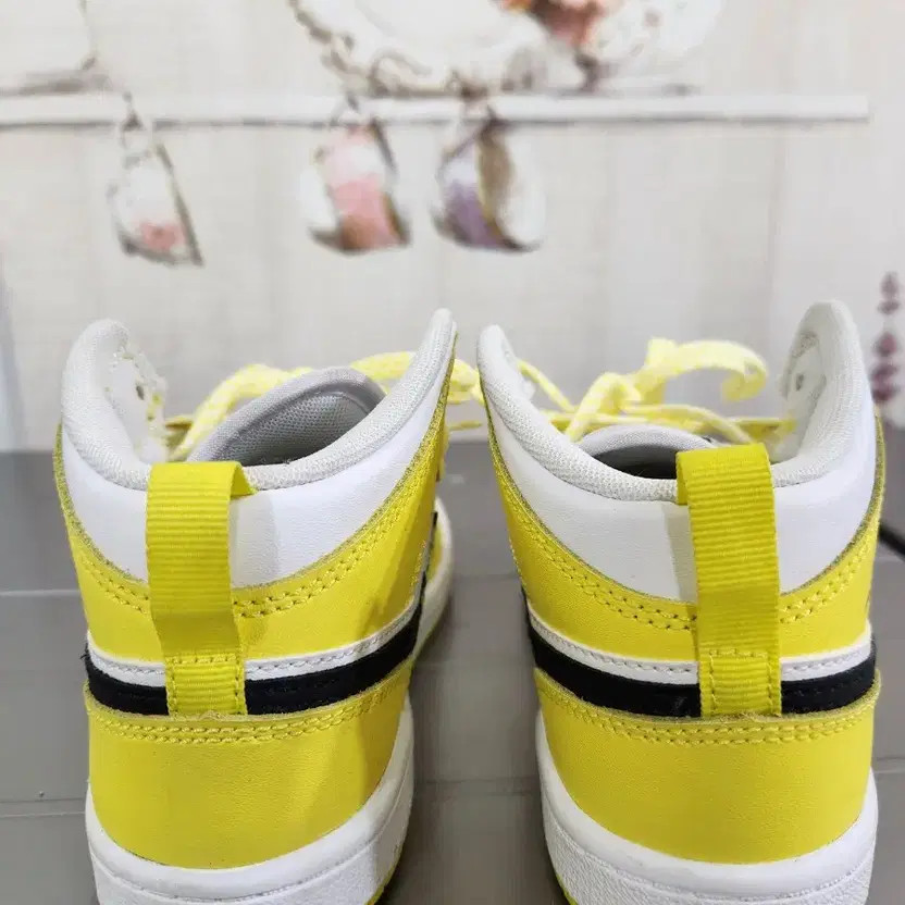 Nike Air Jordan 1 Yellow High Sneakers, Size 180, Excellent Condition