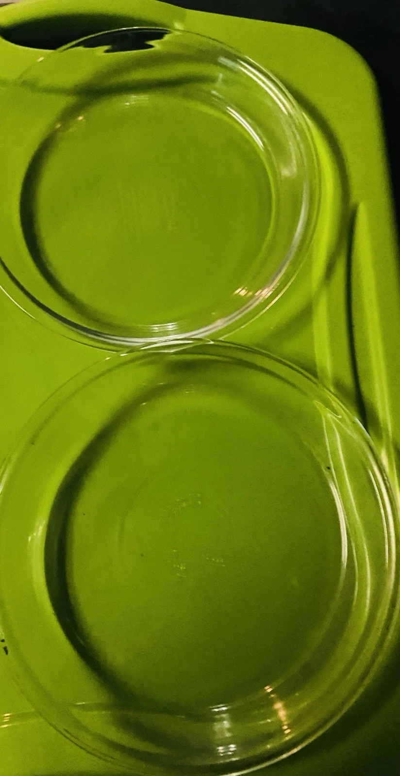 2 vintage pie plates- Anchor Hocking Ovenware 9" , PYREX #209 Glass Pie 9-Inch