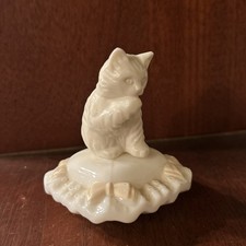 Vintage 70 s Avon MilkGlass Sitting Pretty Ca...
