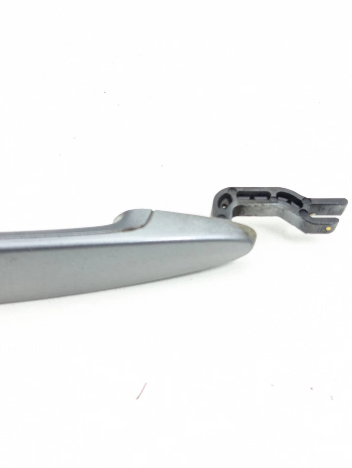 Manija de la puerta del conductor delantero OEM BMW E60 328i 2008-2011 Foto 3 de 4