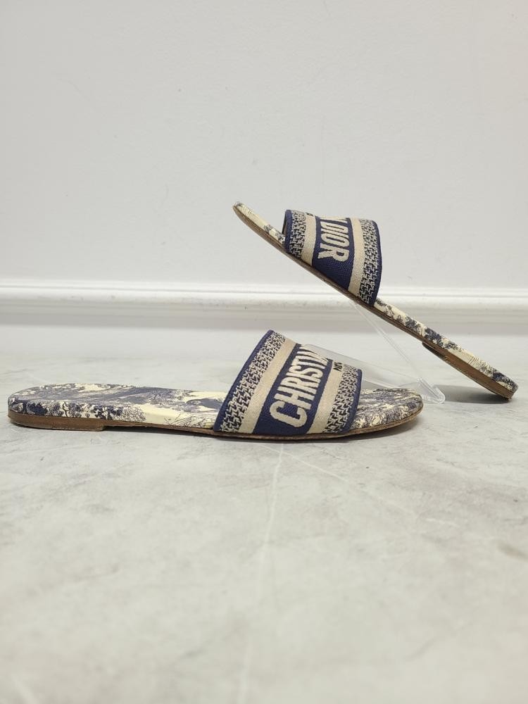 DIOR  Dwayミュール Dior Deep Blue Embroidered Cotton Tuileries D-WAY Mule