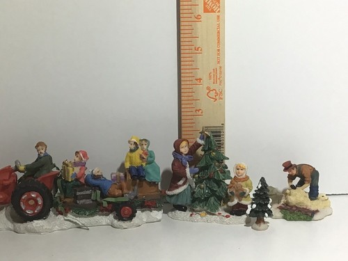 Miniature Christmas figurine set of 5 - Picture 2 of 8