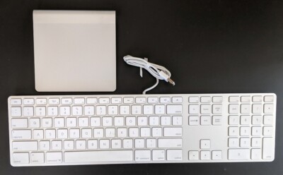 Apple A1243 Wired USB Keyboard & A1339 Wireless Magic Trackpad