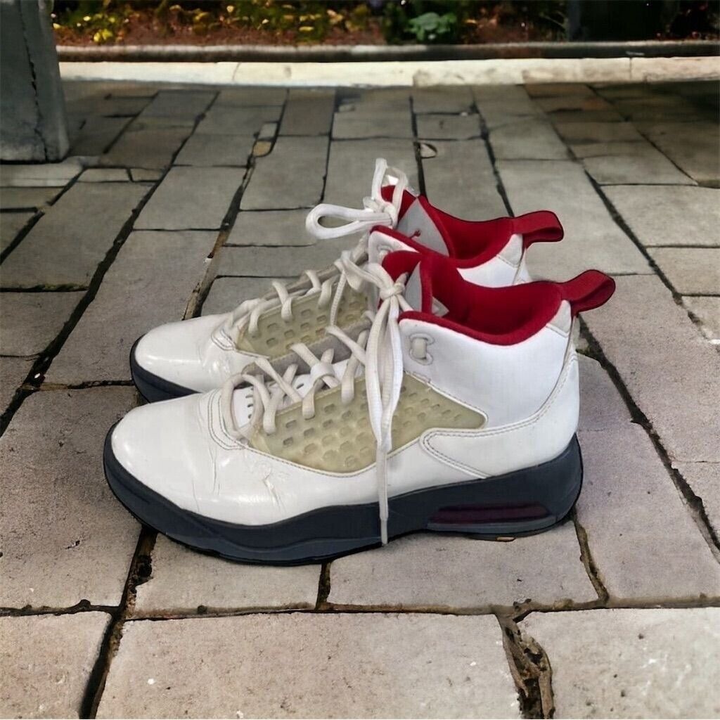 Jordan Maxin 200 Fire Red size 7 youth Shoes are in excellent condition Nike Air Jordan Maxin 200 Fire Red Boys Girls Kids Youth  main image 3