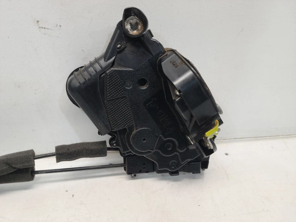 Toyota Yaris 2007 (sedán) pestillo de puerta delantera izquierda para conductores - eléctrico Foto 4 de 4